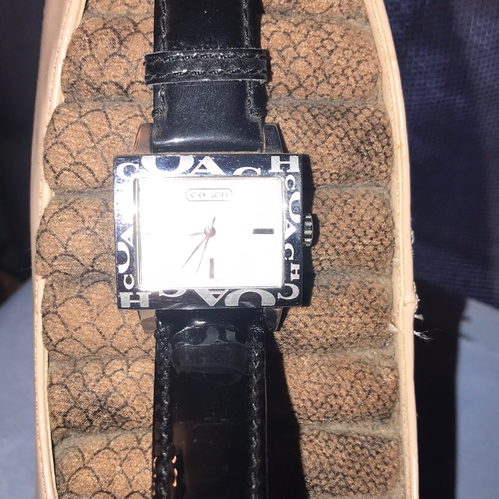 Coach Watch - Picture 2 of 8